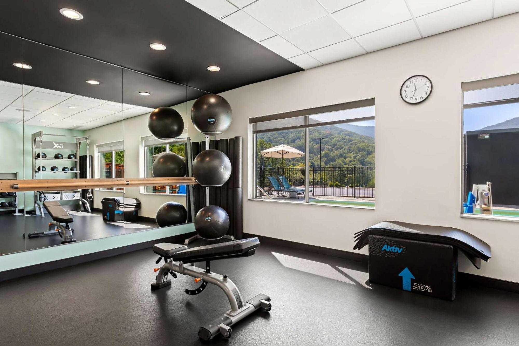 Tru By Hilton Blue Ridge Parkway Asheville